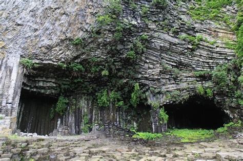 白虎洞|自然と人が創り上げた絶景 兵庫県豊岡市 玄武洞公園。